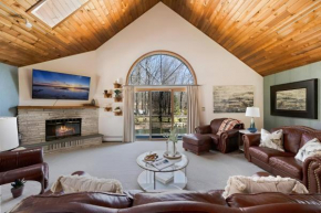 Spacious Home with Pool, Hot Tub, Mins to Parks Skiing